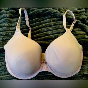 Victoria's Secret 34DDD - light purple lightly lined balconette